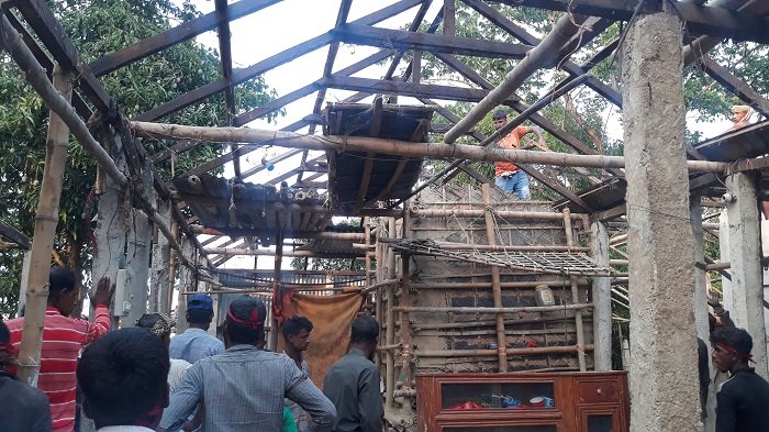 দোয়ারায় গুড়িয়ে দেওয়া হলো অবৈধ ৩ দখলদারের বসতঘর