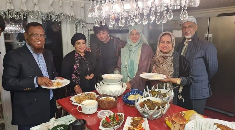 সি‌টি নির্বাচন রে‌খে যুক্তরা‌জ্যে দাওয়া‌তে ব্যস্ত অধ্যাপক জা‌কির