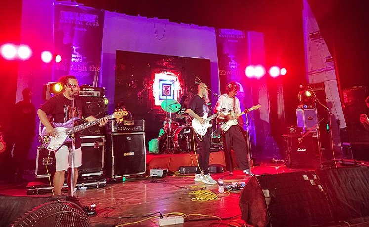 উল্লাসের কনসার্টে সিলেট মাতালো ‘ইন্দালো’
