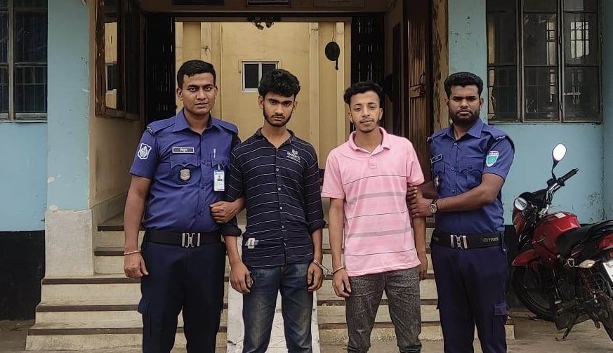 জকিগঞ্জে ৭৬০ কেজি ভারতীয় চিনিসহ ২ চোরাকারবারি আটক