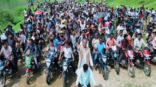 শেখ হাসিনাকে হত্যার প্রতিবাদে তাহিরপুরে মোটরসাইকেল প্রতিবাদ র‍্যালি