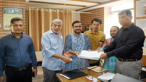 ২২নম্বর ওয়ার্ডে কাউন্সিলার প্রার্থী দিদার রুবেল’র মনোনয়ন দাখিল