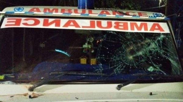 ‘সিন্ডিকেটের’অ্যাম্বুলেন্স না নেওয়ায় খুলে দিল রোগীর অক্সিজেন,পথেই মৃত্যু