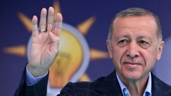 তৃতীয় মেয়াদে তুরস্কের প্রেসিডেন্ট নির্বাচিত এরদোয়ান