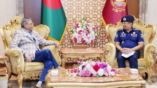 পুলিশকে আরো জনবান্ধব হওয়ার নির্দেশ রাষ্ট্রপতির