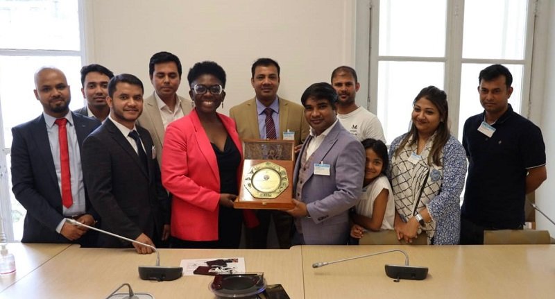 বাংলাদেশিদের ভালোবাসায় মুগ্ধ ফরাসি এমপি দানিয়েল ওবোনো