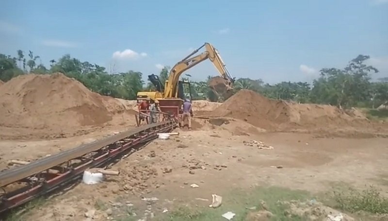 দোয়ারায় নদী ড্রেজিংয়ের বালু অবাধে বিক্রি, প্রশাসন নীরব