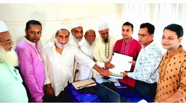 ৪নং ওয়ার্ডে কাউন্সিলার প্রার্থী আলম খান মুক্তি মনোনয়নপত্র জমা