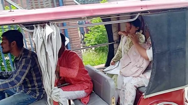 সিলেটে যানজটে পরীক্ষার্থীদের দেরি, অঝোরে শিক্ষার্থীদের কান্না!