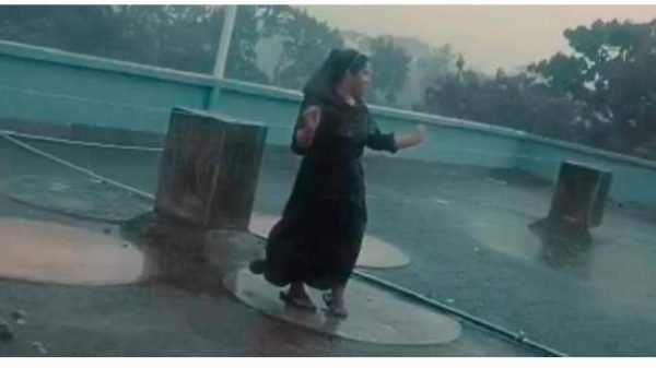 দুই তরুণী টিকটক ভিডিও বানানোর সময় বজ্রপাতে আহত