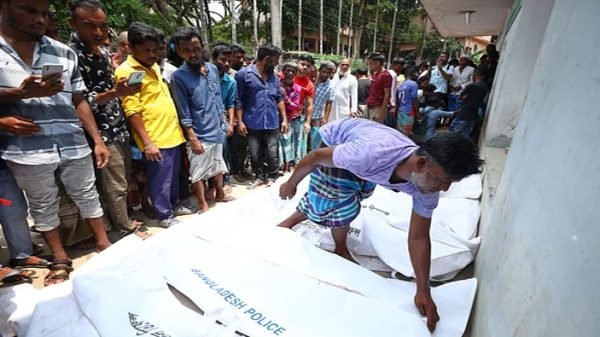 মরদেহ বাড়িতে পৌঁছে দিতে ভাড়া নিচ্ছেন না অ্যাম্বুলেন্সের চালকেরা