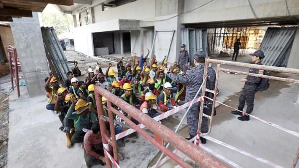 মালয়েশিয়ায় ৬৪ বাংলাদেশি শ্রমিক আটক