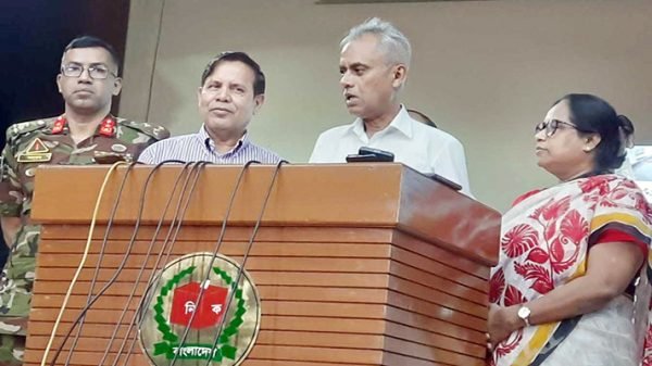 ঢাকা-১৭ আসনে ১২-১৫ শতাংশ ভোট পড়েছে: ইসি