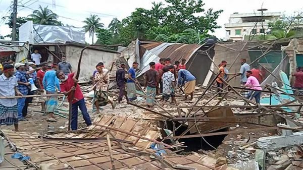 সুনামগঞ্জে অবৈধভাবে দখল হওয়া পাঁচ খালে উচ্ছেদ অভিযান শুরু