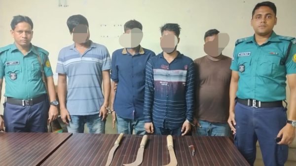 সিলেট নগরীর বন্দরবাজারে ডাকাতির চেষ্টাকালে ৪ ডাকাত আটক