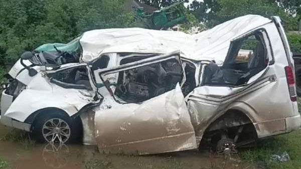 নি হ ত ৭ জনের পরিচয় মিলেছে নরসিংদীর ট্রাক-মাইক্রোবাস সংঘর্ষে