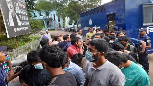 টাঙ্গুয়ার হাওরে গ্রেফতার ৩২ শিক্ষার্থীর জামিন মঞ্জুর