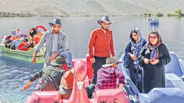 আত্মহত্যা বাড়ছে ঘরবন্দি আফগান নারীদের