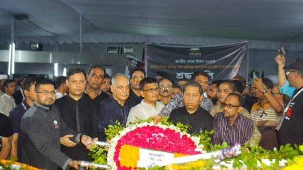 জাতীয় শোক দিবসে বঙ্গবন্ধুর প্রতিকৃতিতে সম্প্রীতি বাংলাদেশের শ্রদ্ধা