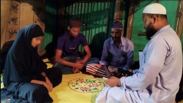 মোবাইলে প্রেম, পালিয়ে এসে দেখেন প্রেমিক দৃষ্টিহীন!