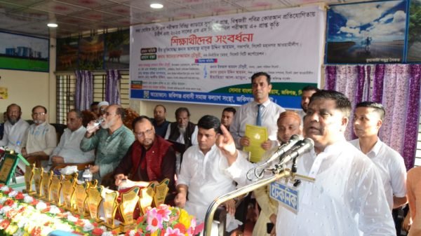 উন্নয়নের ধারা অব্যাহত রাখতে আ.লীগকে আবারও ক্ষমতায় নিয়ে আসুন: আনোয়ারুজ্জামান