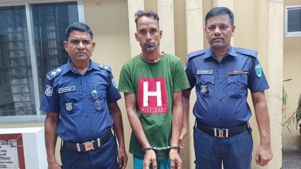 গোলাপগঞ্জে পুলিশের অভিযানে কুখ্যাত ডাকাত মোল্লা ফজলু গ্রেফতার