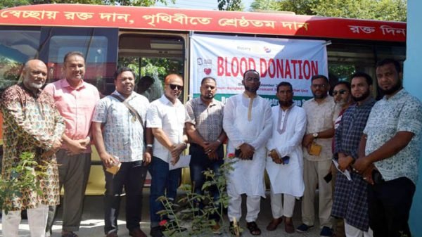 রোটারী ক্লাব অব মেট্রোপলিটন সিলেট’র সেচ্ছায় রক্তদান ও বৃক্ষরোপণ কর্মসুচি পালন