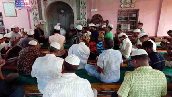 খান জামালের মায়ের সুস্থতা কামনায় দোয়া মাহফিল