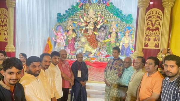 সিলেট শহরের বিভিন্ন পূজা মন্ডপ পরিদর্শনে জেলা আওয়ামী লীগ নেতৃবৃন্দ