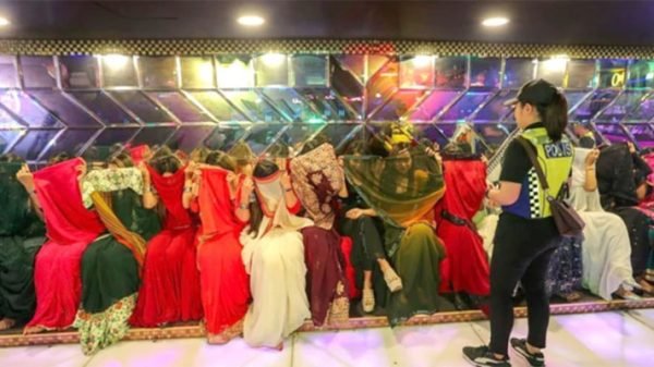 মালয়েশিয়ায় নাইট ক্লাব থেকে ৩৩ বাংলাদেশি আটক