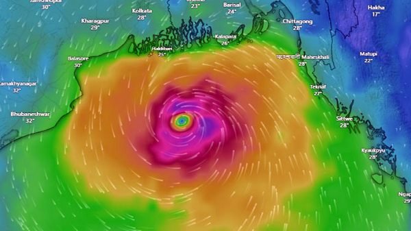 ঘূর্ণিঝড় ‌হামুন: ১৫ লাখ মানুষকে আশ্রয়কেন্দ্রে নেওয়ার নির্দেশ