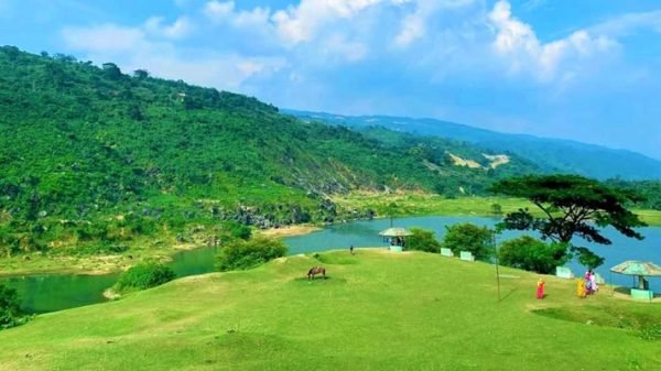 পর্যটন স্পটে পরিণত হচ্ছে তাহিরপুরের নীলাদ্রি লেক