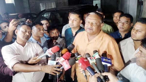 খাদ্যপণ্যের দাম আপাতত কমার সুযোগ নেই: বাণিজ্যমন্ত্রী