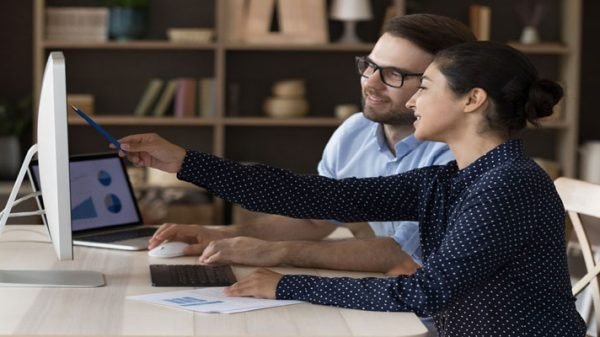 একটানা অফিসে বসে কাজ করলে যে ঝুঁকি বাড়ে