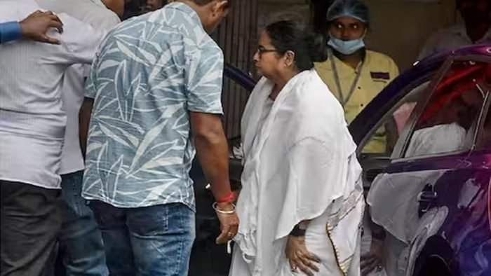 ভুল চিকিৎসার শিকার খোদ মুখ্যমন্ত্রী! বিস্ফোরক অভিযোগ মমতার