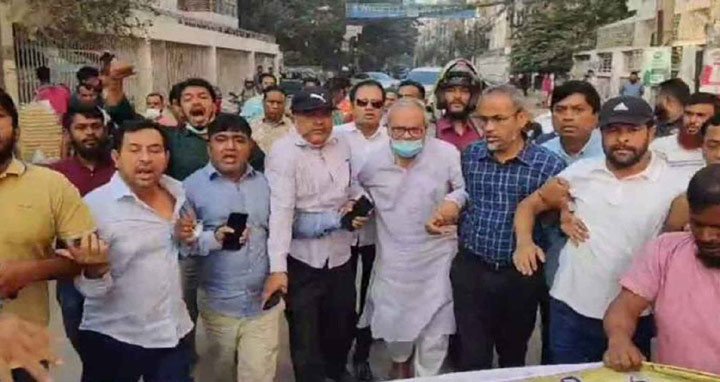 বিএনপির অবরোধে জনগণ সমর্থন জানিয়েছে