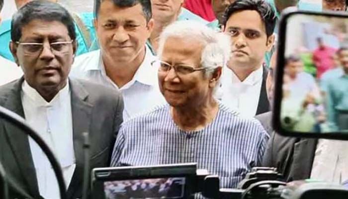 শ্রম আইন লঙ্ঘন মামলায় আত্মপক্ষ সমর্থনে আদালতে ড. মুহাম্মদ ইউনূস