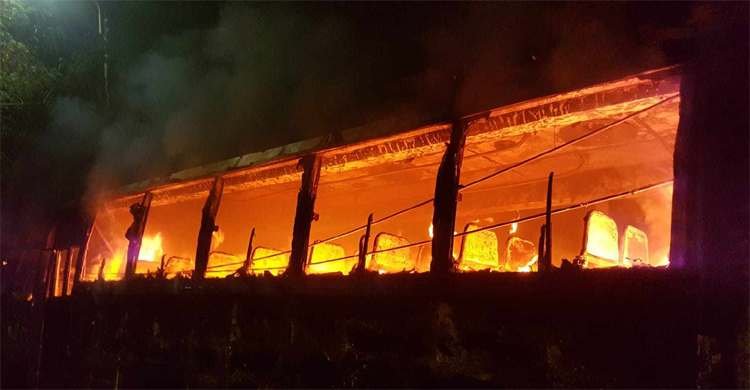 যাত্রাবাড়ীতে বাসে আগুনের ঘটনায় দগ্ধ ১