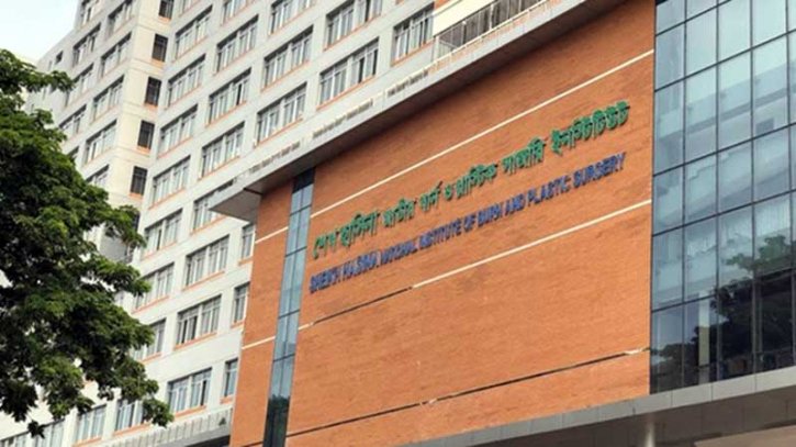 সাভারে টিনশেড ঘরে আগুন, দগ্ধ ৭