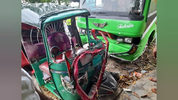 জৈন্তাপুরে বাস-অটোরিকশার সংঘর্ষে স্বামী-স্ত্রী নিহত