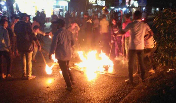 শ্রীপুরে মশাল মিছিল, বিস্ফোরণের শব্দ