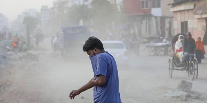 দূষিত শহরের শীর্ষে লাহোর, বিপর্যয়ে ঢাকাও