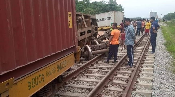 ব্রাহ্মণবাড়িয়ায় মালবাহী ট্রেনের বগি লাইনচ্যুত