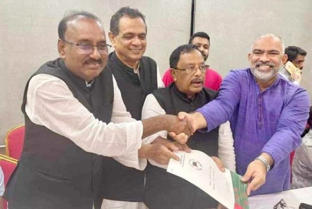 সিলেট বিভাগের ১৯ আসনে শেখ হাসিনার পক্ষে আ. লীগের মনোনয়ন ফরম সংগ্রহ করলেন যারা