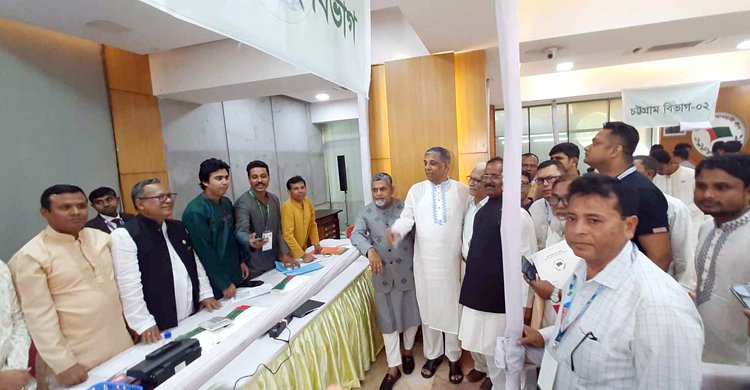 চলছে আ’লীগের তৃতীয় দিনের মনোনয়ন ফরম বিক্রি