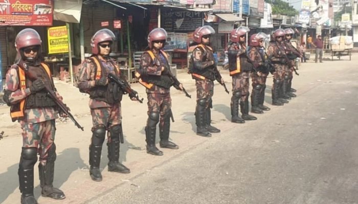 সারাদেশে ২৩২ প্লাটুন বিজিবি মোতায়েন