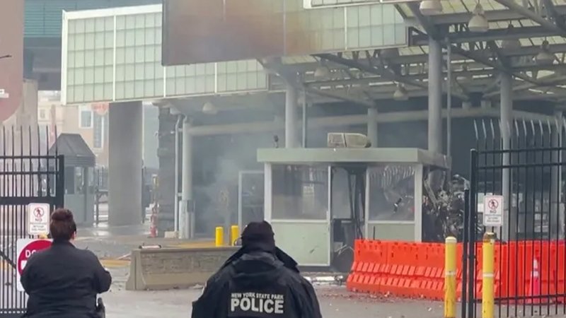 যুক্তরাষ্ট্র-কানাডা সংযোগকারী সেতুতে গাড়ি বিস্ফোরণে নিহত ২