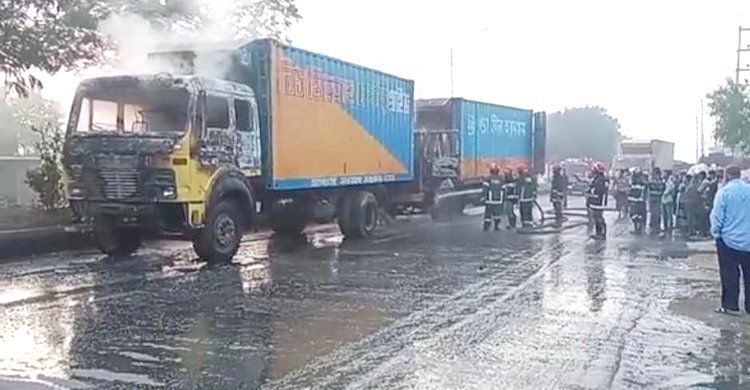 দিনের শুরুতেই ঢাকা-ময়মনসিংহ মহাসড়কে ২ কাভার্ডভ্যানে আগুন