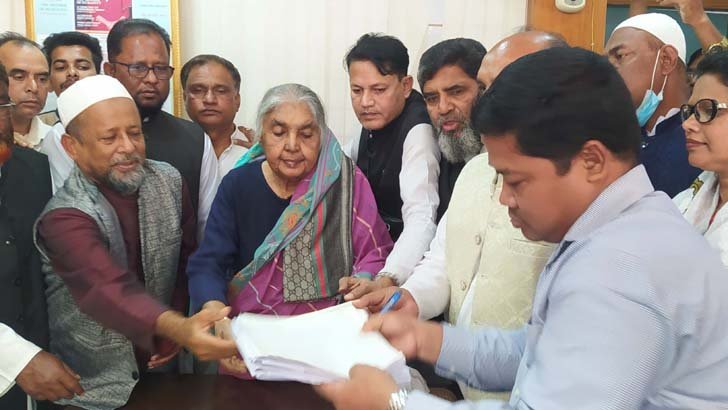 সপ্তম বারের মতো আ.লীগের প্রার্থী হয়ে মনোনয়ন জমা দিলেন মতিয়া চৌধুরী