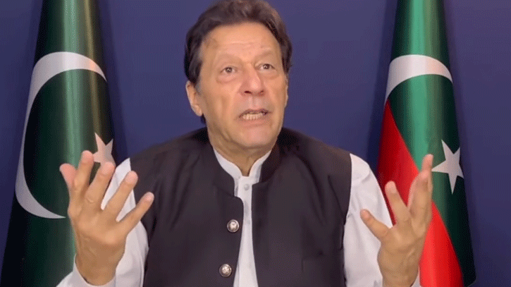 প্রকাশ্যে ইমরান খানের বিচার করার নির্দেশ দিল আদালত